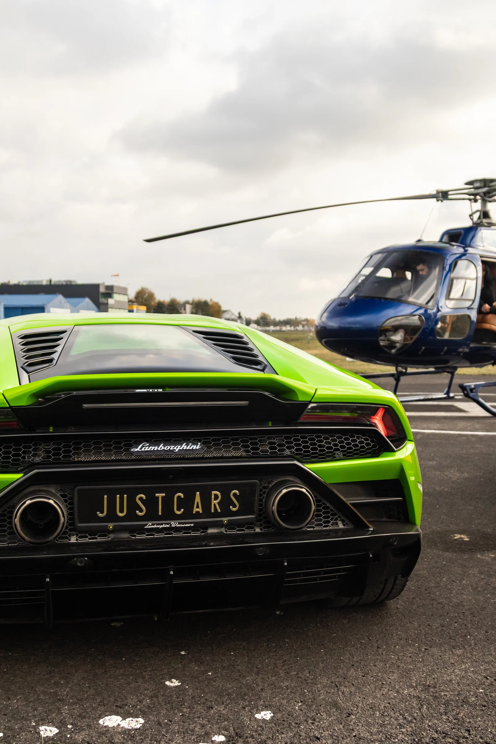 Tył zielonego Lamborghini Huracán