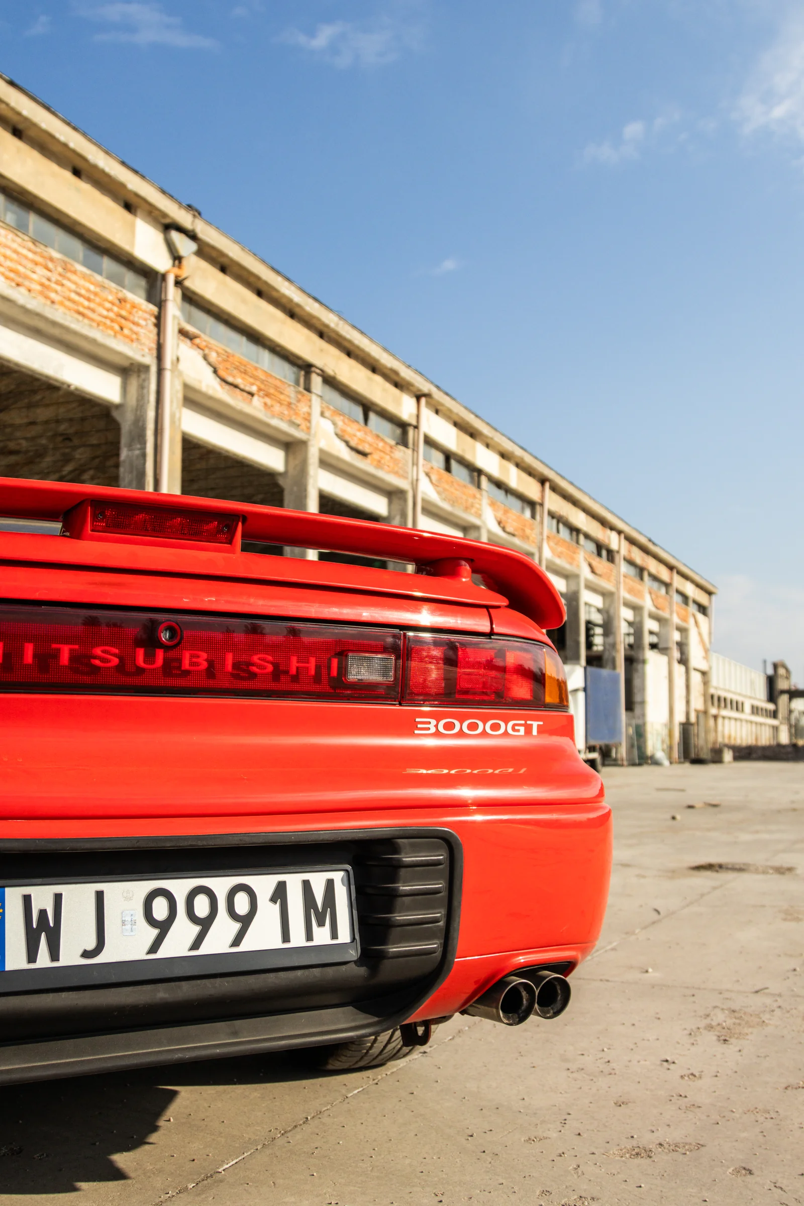 Detal tylnego spojlera Mitsubishi 3000GT