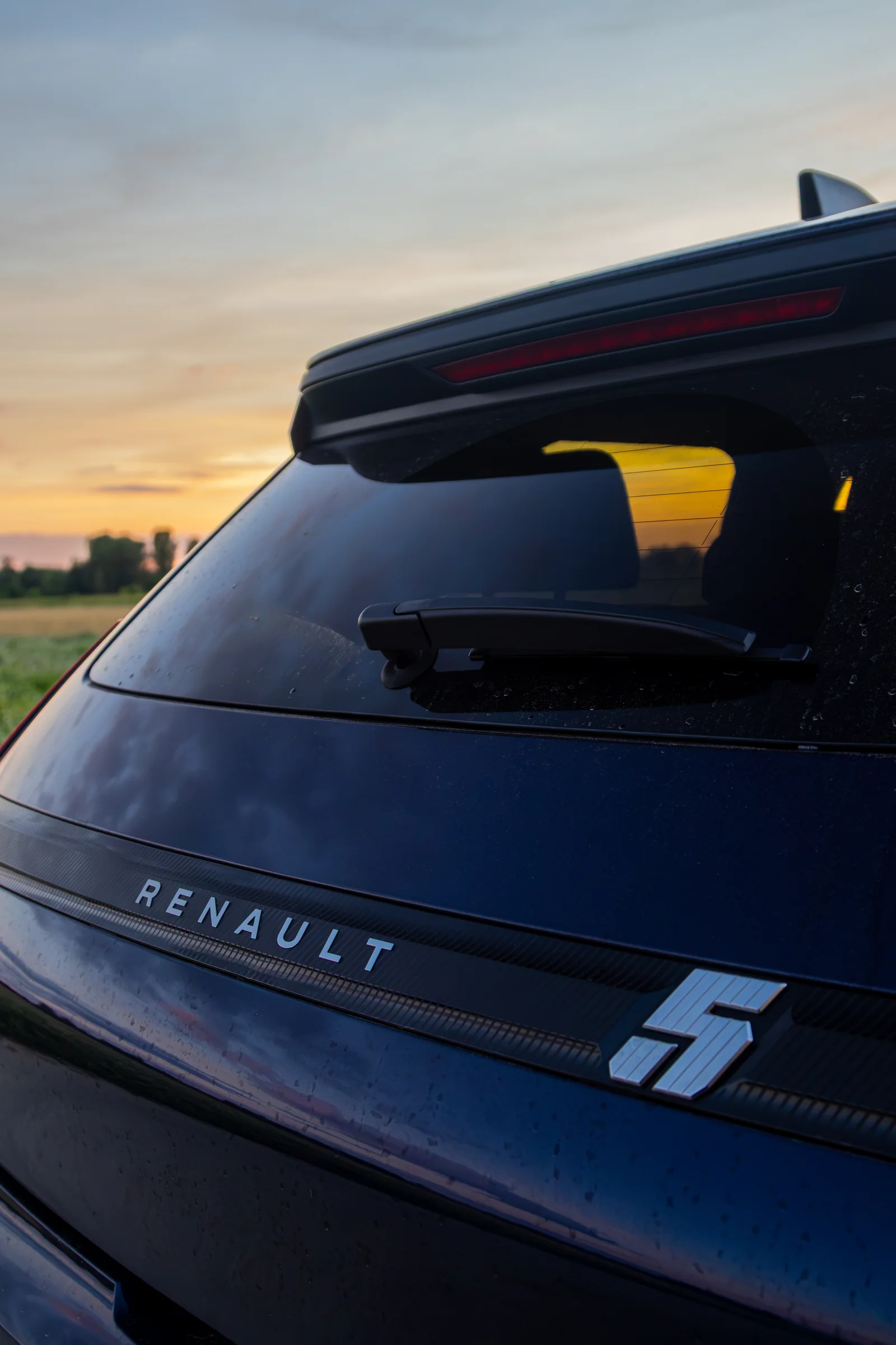 Detal tylnej klapy Renault 5